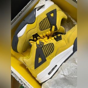Jordan 4 Retro LIGHTENINGS GS 4.5 Y